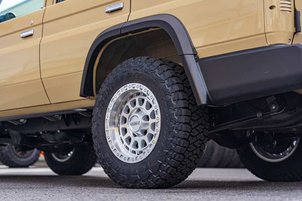 ROH ASSAULT（アサルト） 17インチアルミホイール 17×9J-12 5H150 正規品